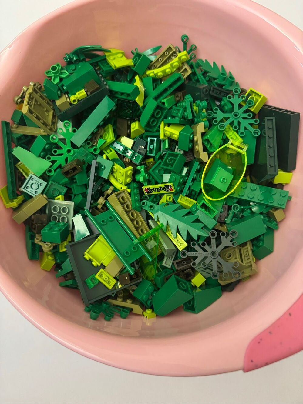 LEGO Various Shades of Green Assorted Bricks Pieces 2 lb 1.4 oz bag Washed Bulk